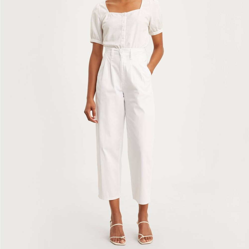 Women’s Levi’s White Pleated Balloon Leg Pant / Trouser